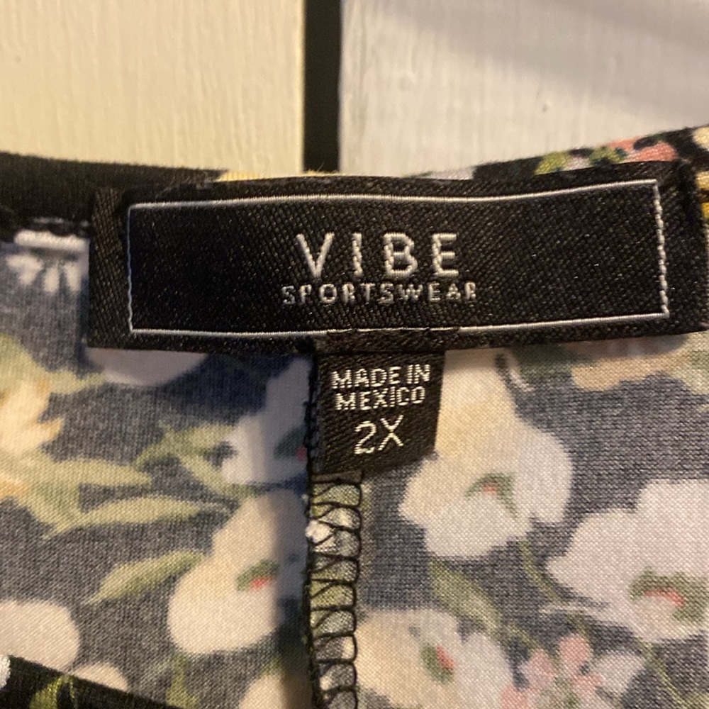 Vibe - Picture 3 of 4